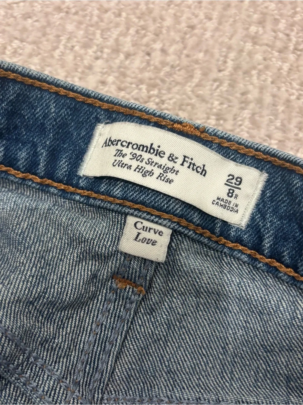 Abercrombie 90s ultra high rise straight leg Jean - Picture 4 of 6